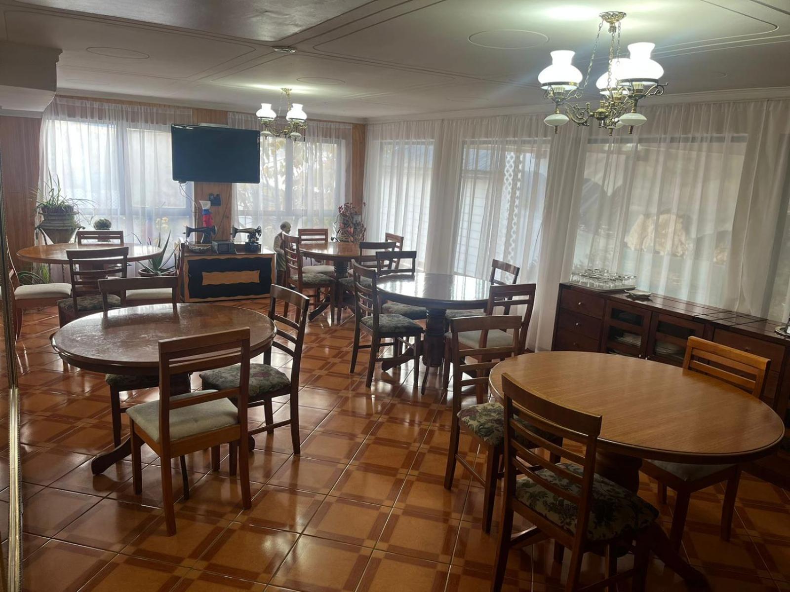 Hostal Espanol Coyhaique Bagian luar foto
